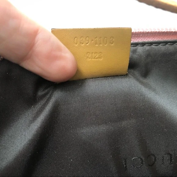 Auth GUCCI pink suede purse - Picture 5 of 12